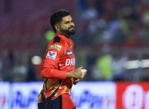 Shreyas Iyer's Asia Cup Omission Sparks Outrage: Ex-Pakistan Cricketer Claims India 'Undervalues' Star Batsman
OR
Asia Cup Snub: Former Pakistan Player Says Shreyas Iyer Would Be a 'Category A' Player in Pakistan Team