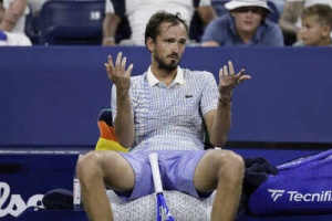 US Open 2025: Medvedev Out in Controversy, Djokovic and Sabalenka Advance, Southeast Asian Players Score Upsets