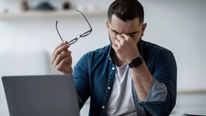 5 Habits to Break Before 40: Safeguard Your Health and Future Well-being