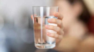 Hyponatremia: Excessive Water Intake Can Be Deadly – Know the Symptoms, Risks, and Prevention