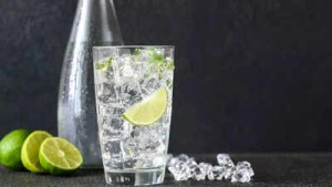 Sparkling Water, Seltzer, and Soda: Decoding the Healthiest Carbonated Choice