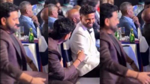 Rohit Sharma's Hilarious Mimicry of Sanju Samson's Walk Cracks Up Shreyas Iyer at Award Show