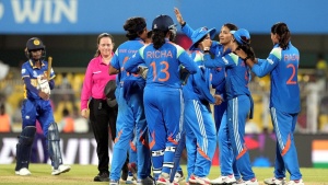 India Women's Cricket Team Faces Reality Check After Close Call Against Sri Lanka Ahead of Pakistan Clash
Hoặc:
India Women's Cricket Team Exposes Weaknesses in Victory Over Sri Lanka, Pakistan Next