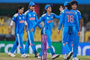 Heather Knight's Grit Guides England Past Bangladesh in Women's World Cup Thriller; Top of the Table Secured